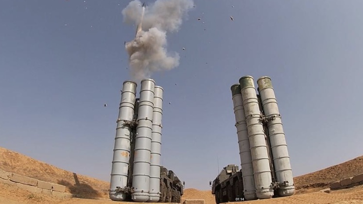 Surface-to-Air_Missile_Launch_From_S-300_Air_Defence_System.jpeg