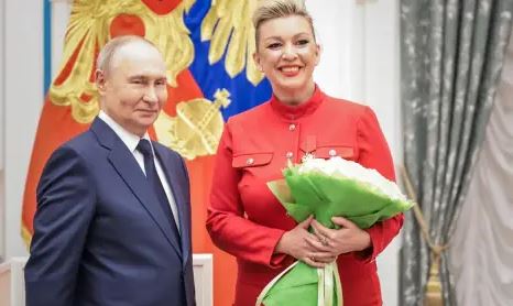 zakharova_putin.JPG