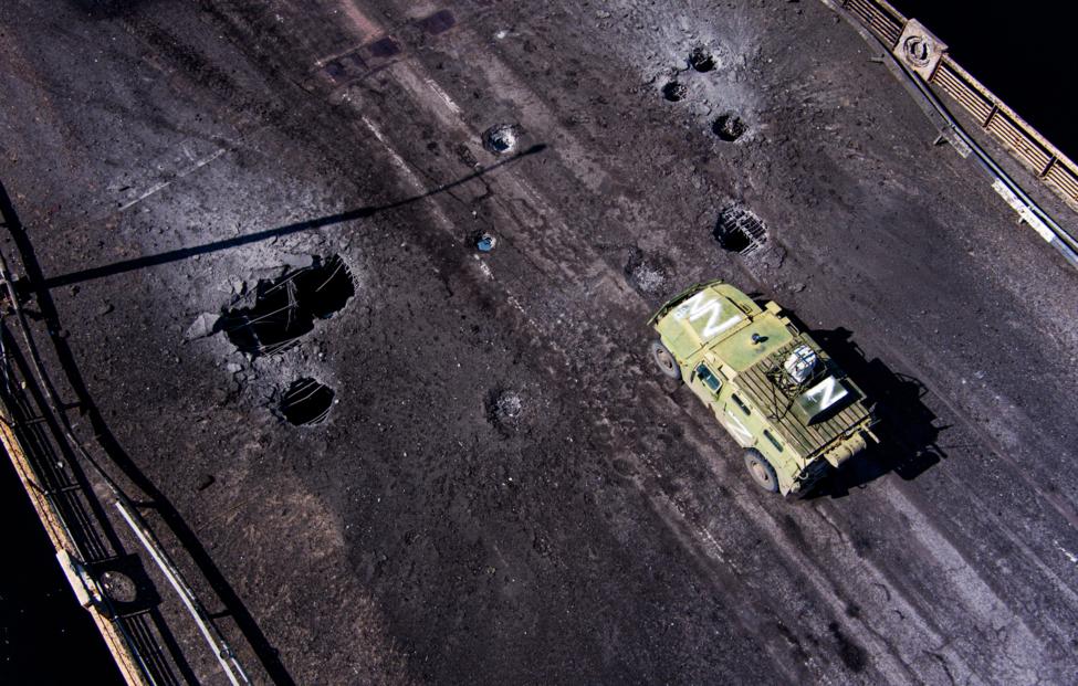 KHERSON, UKRAINE – JULY 20, 2022: A view of Antonovsky road bridge across the Dnieper River, damaged by Ukrainian missiles on July 19 and 20. The Russian Armed Forces are carrying out a special military operation in Ukraine in response to requests from the leaders of the Donetsk People's Republic and Lugansk People's Republic for help. Sergei Bobylev/TASSУкраина. Херсон. Автомобильно-пешеходный мост через Днепр, соединяющий Херсон с левобережьем. 19 и 20 июля Вооруженные силы Украины нанесли ракетный удар по мосту. В ответ на обращение руководителей республик Донбасса с просьбой о помощи Вооруженные силы РФ проводят специальную военную операцию на Украине. Сергей Бобылев/ТАСС