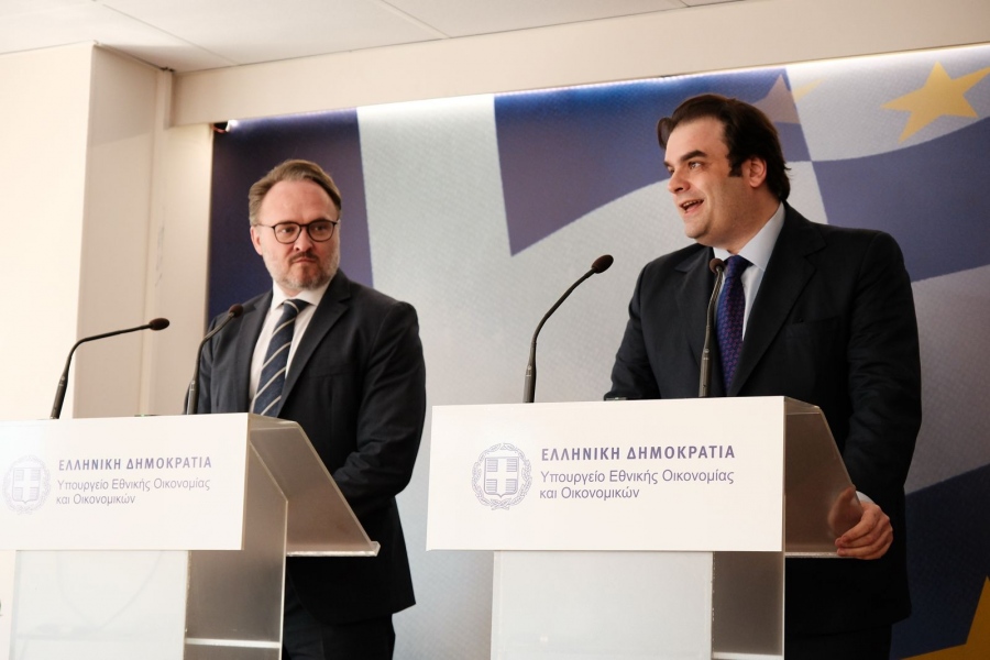 Συνάντηση Πιερρακάκη με τον Ευρωπαίο Επίτροπο Ενέργειας - «Θέλουμε μία αγορά ενέργειας με χαμηλότερες τιμές για τους καταναλωτές»